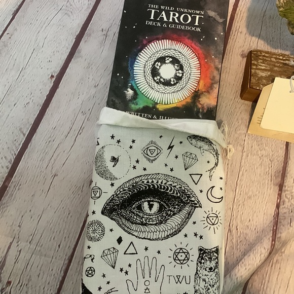 The Wild Unknown Tarot Set - Picture 5 of 7